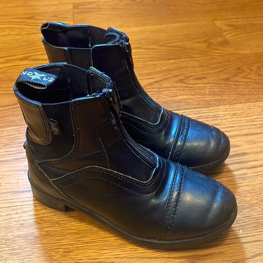 Saxon riding zip up boots girl